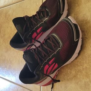 Women size 10 athletic shoes